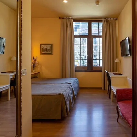 Hotel De Camprodón 3*