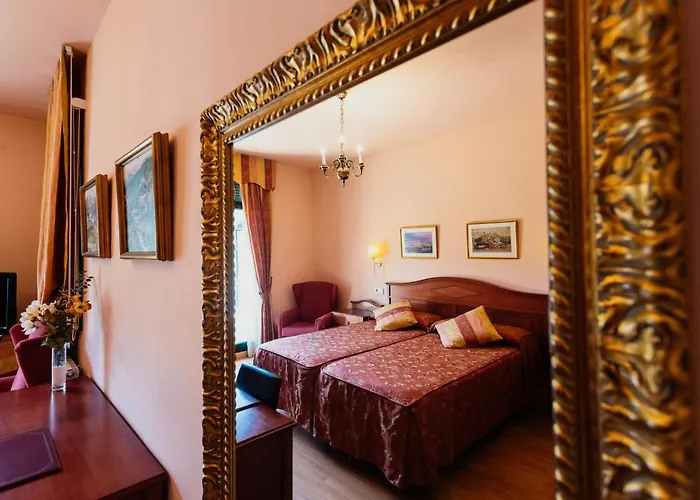 De 3* Camprodon